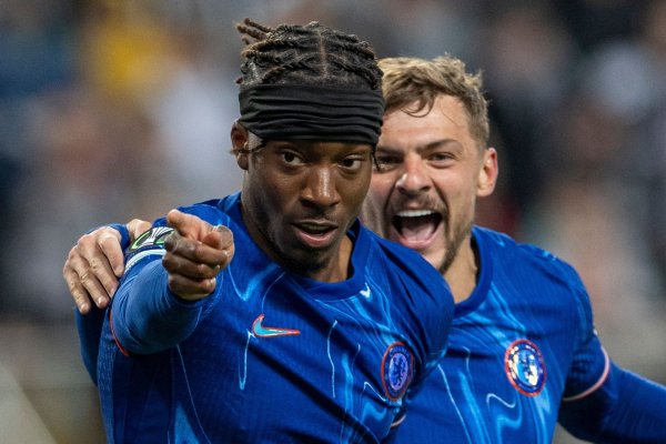 Richards: Tôi không hiểu rằng Arsenal muốn Maduaike, anh ta có thể thay thế Saka không?