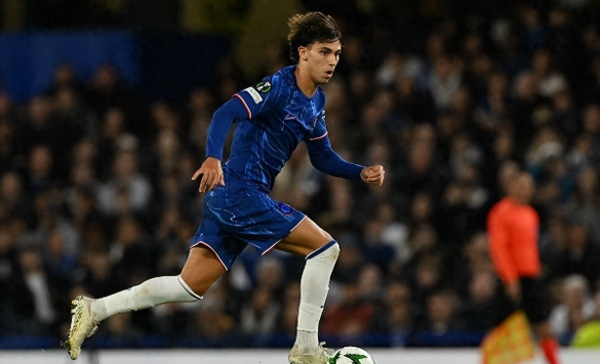 Joao Felix muốn ra khỏi xe và 