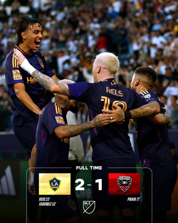 REUS ghi bàn để giúp Los Angel