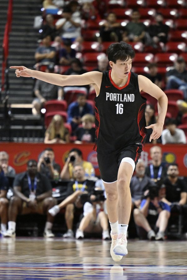 Meiji: Yang Hansen có tiềm năng &AMP tiềm năng; bước chân khéo léo & Kỹ năng toàn diện phong