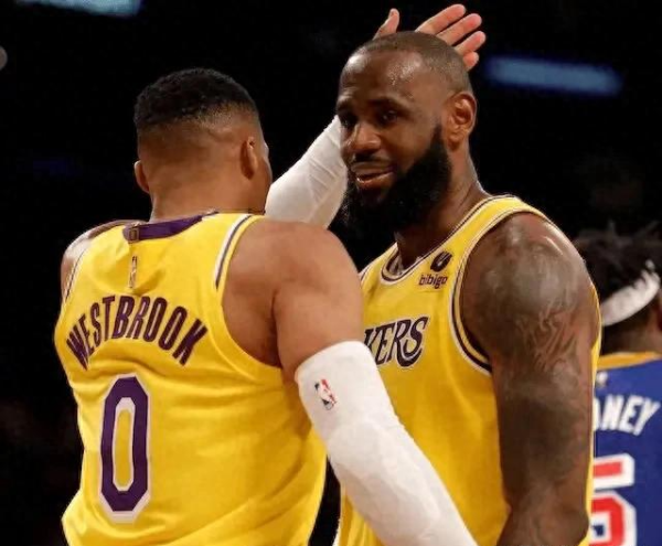 American News: Kể từ thỏa thuận của Westbrook, James đã không hài lòng với sự thiếu định hướng rõ rà