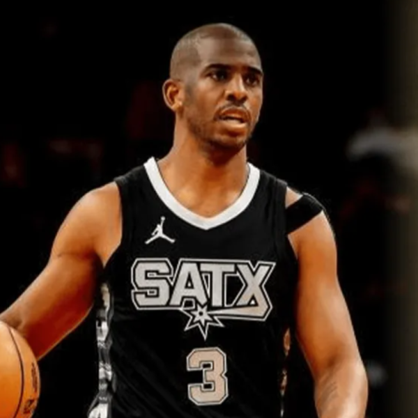 Bill Airborne The Clippers, Paul và Brogden chọn một người khác, và tàu chiến lớn tuổi ở Los Angeles